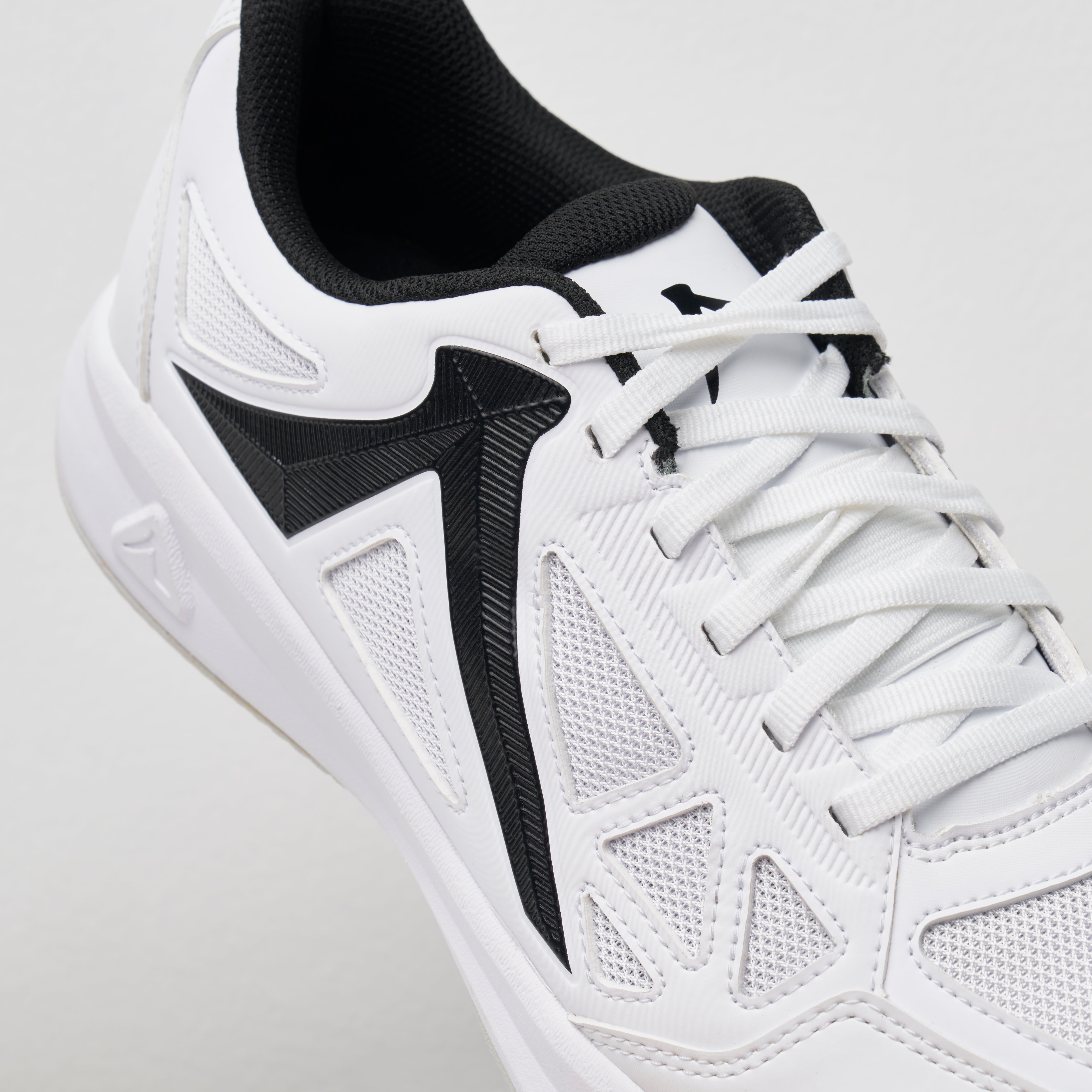 Takumi SoftCourt White/Black